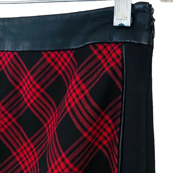 The Limited NWT Black & Red Faux Leather Trim Plaid Side Zip Pencil Skirt Size 4 - Picture 2 of 8